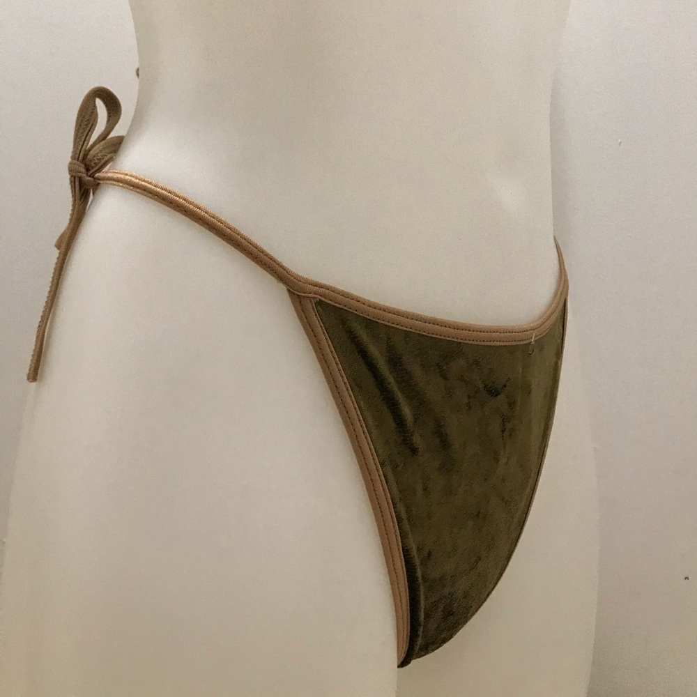 Bikini - Picture 4 of 6